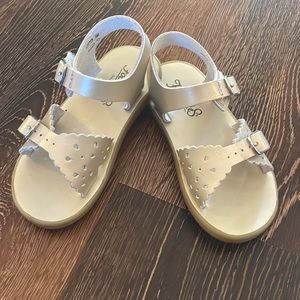 Footmates Ariel Sandals, Gold, size 8